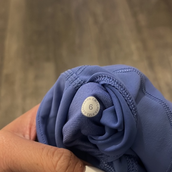 COPY - Wunder train 4” shorts - Picture 4 of 4